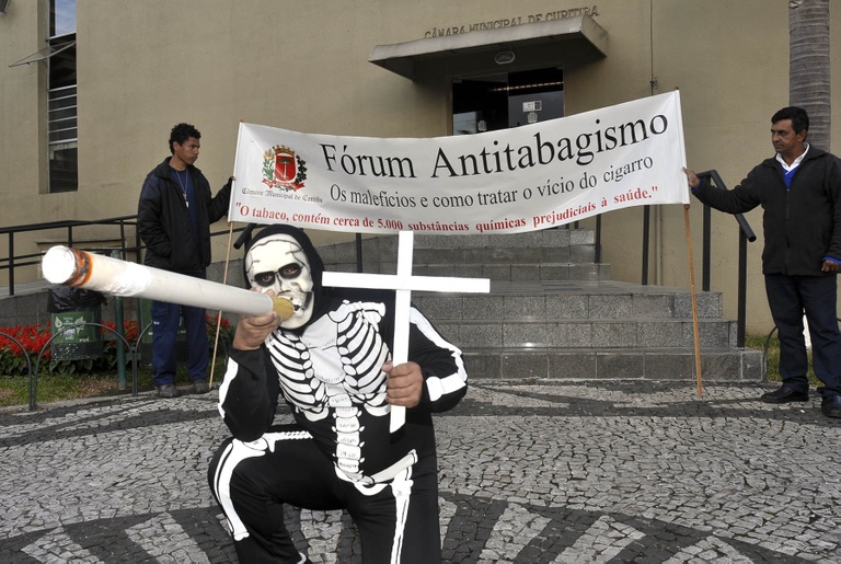 Fumo mata 200 mil por ano no Brasil 