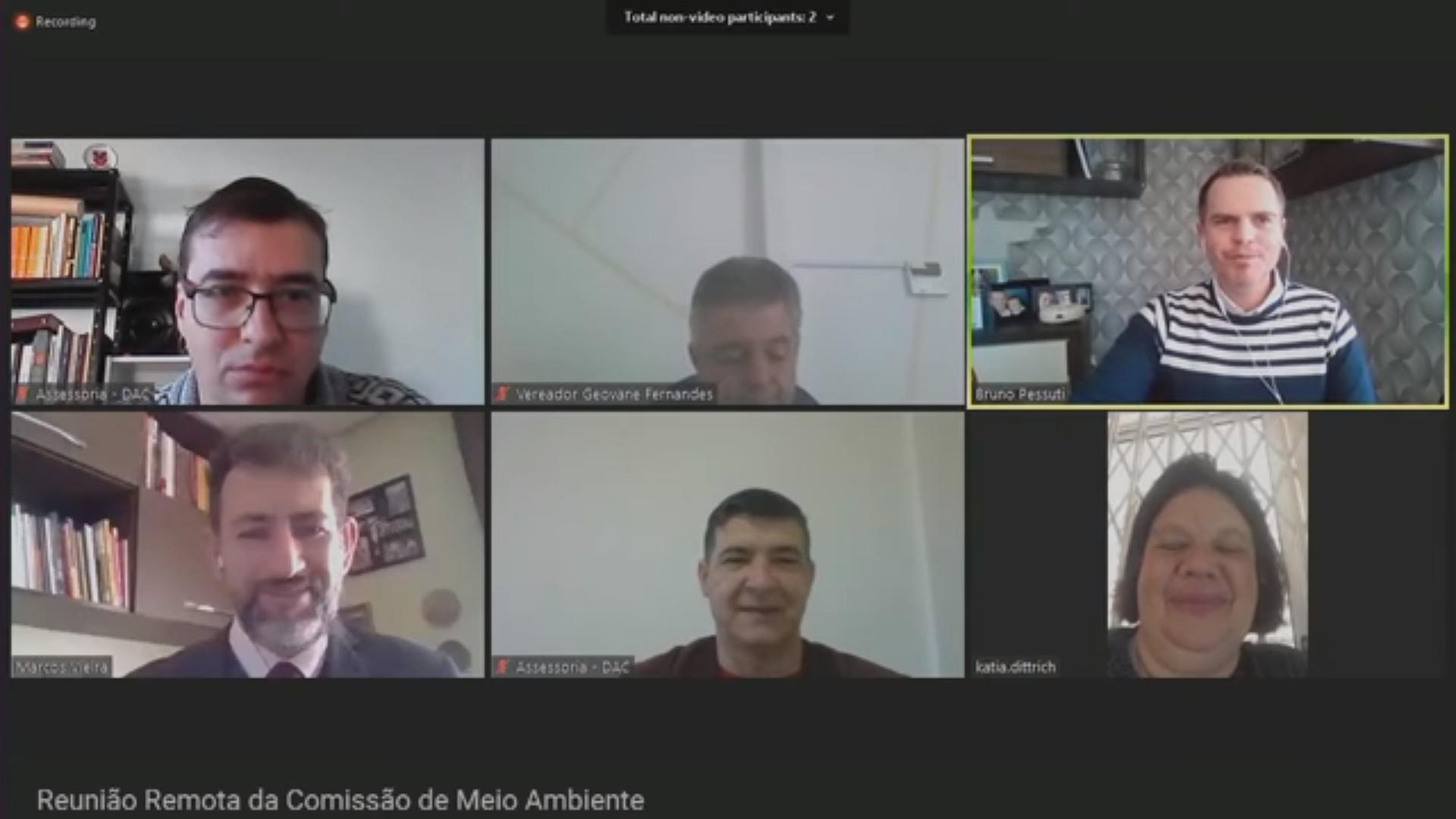 Geração de energia fotovoltaica em parques apta a plenário