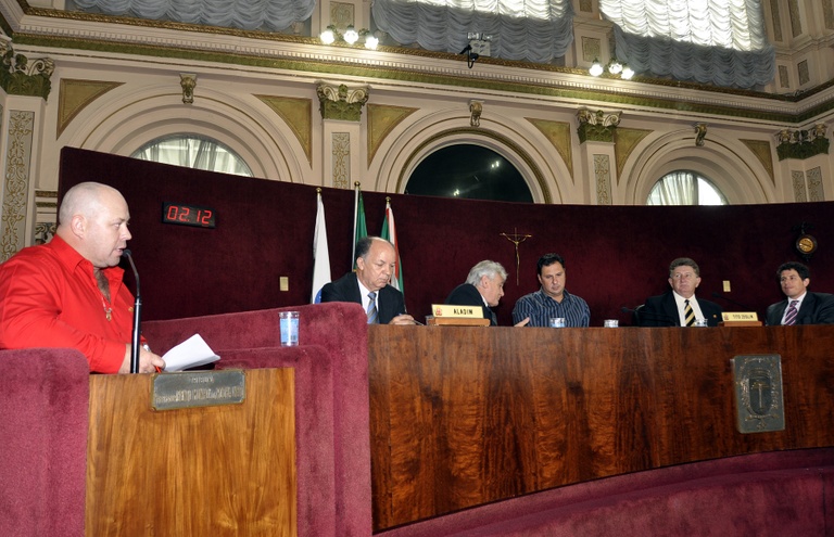 Gomyde e vereadores debatem Copa de 2014 