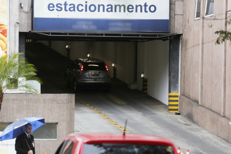 Gratuidade de estacionamentos será discutida no Legislativo
