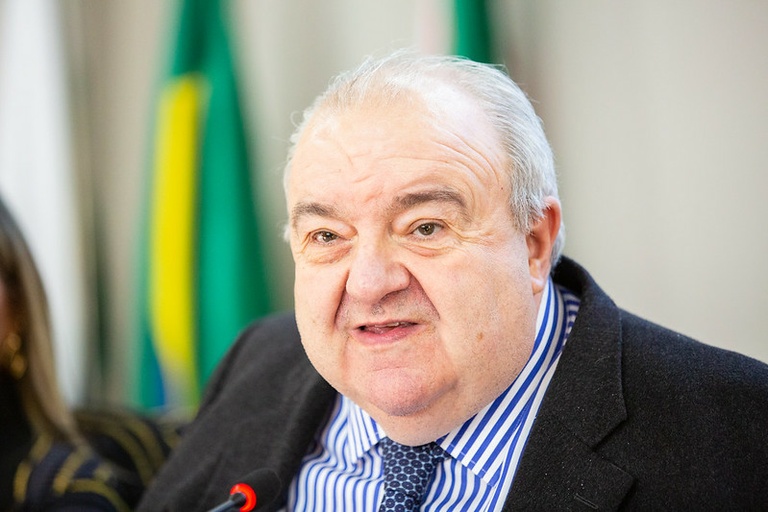 Greca presta contas à CMC, anuncia obras e fala em legado da gestão