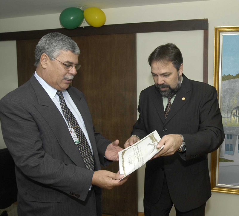 Grupo Folclórico Poltava recebe Votos de Louvor 