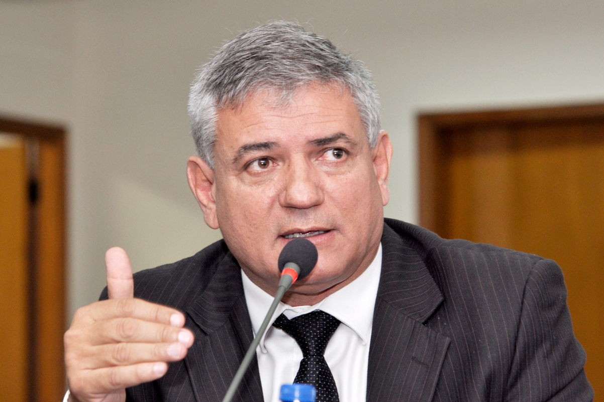 Helio Wirbiski quer regulamentação do comércio de alimentos em espaços públicos 