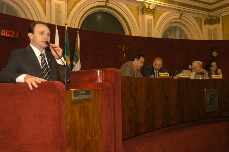 Hinça agradece apoio sobre Código de Ética 