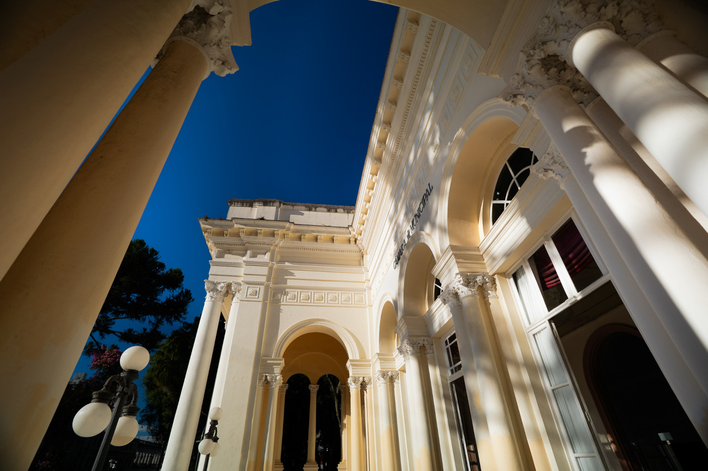 Hoje: Câmara de Curitiba homenageia os 100 anos do Instituto de Engenharia