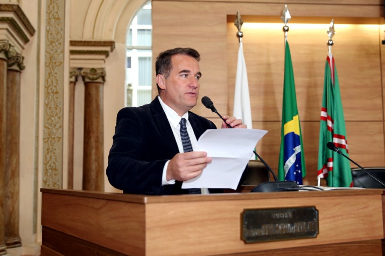 Homenageada Casa da Bruxa, projeto de incentivo à leitura