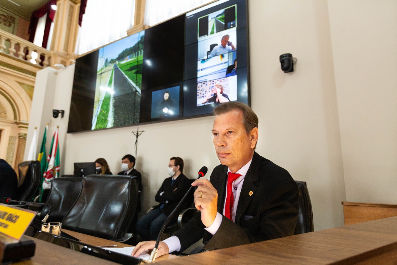 Homenageada pela CMC, ex-vereadora Dona Lourdes denominará bosque