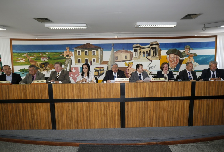 Homenageadas defendem aumento da participação feminina na política