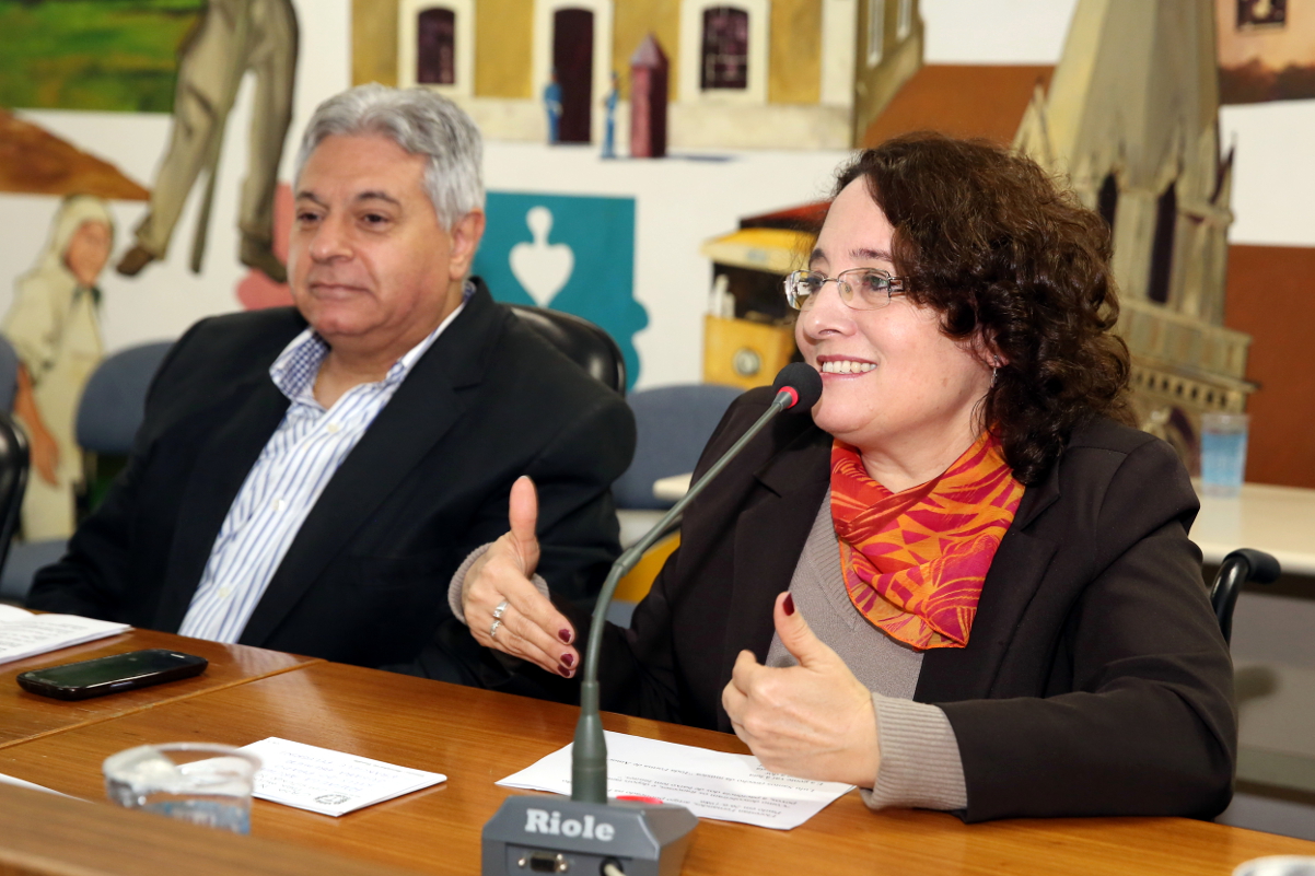 Homofobia é debatida em seminário da Câmara Municipal 