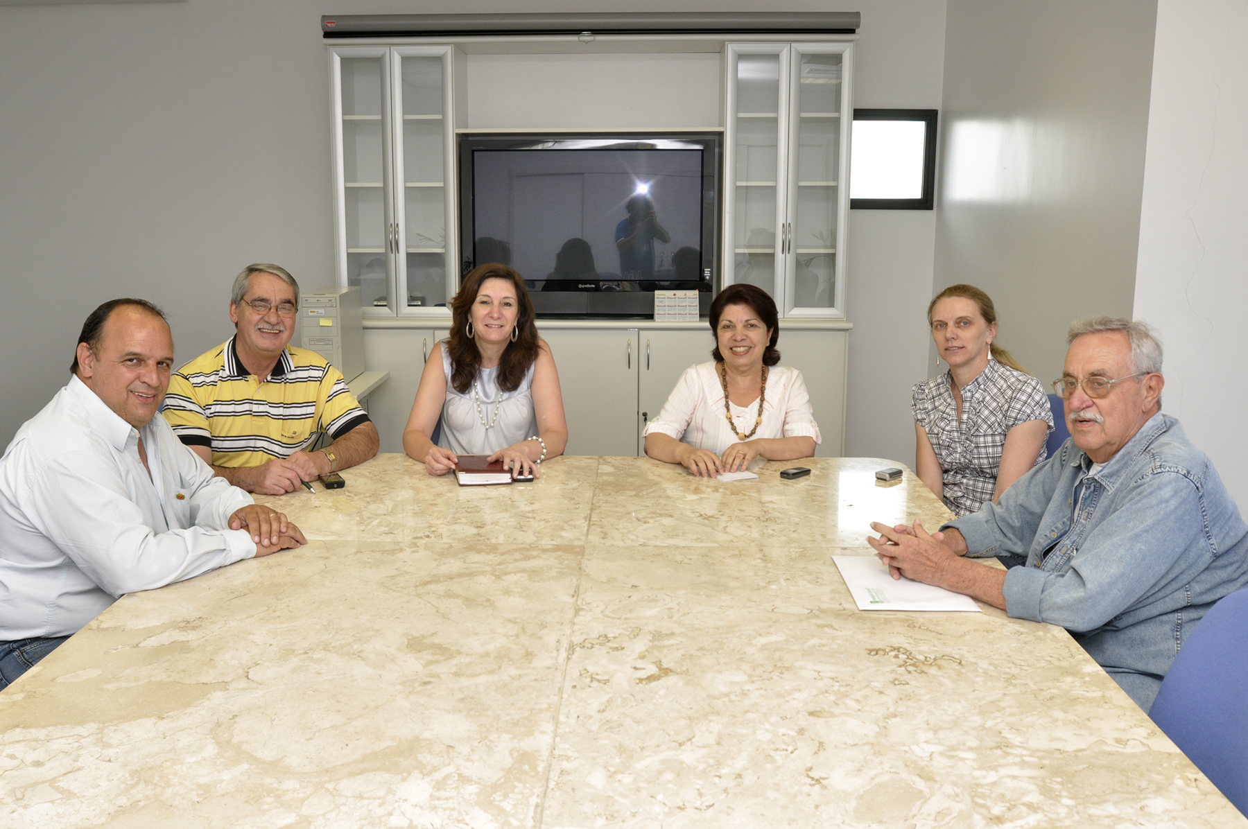 Humanização do atendimento ao idoso é tema de reunião 