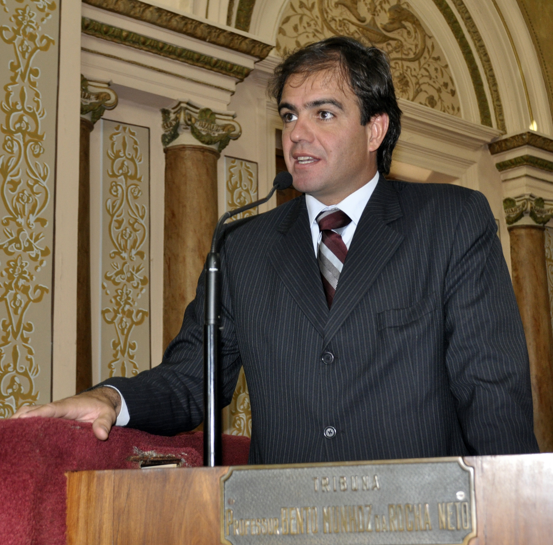 Identificação de táxi em braile passa em 1º turno 