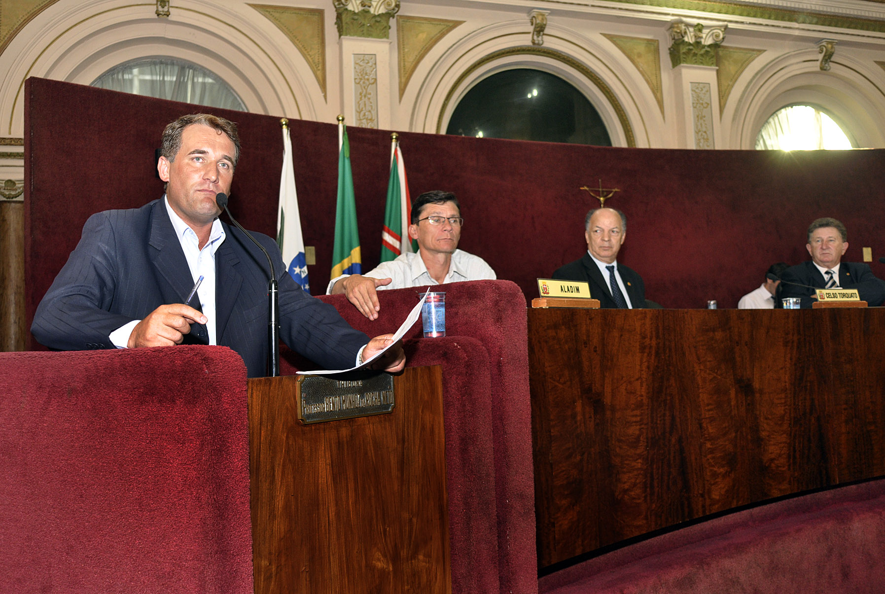 Identificação de torcedores inibe confrontos, afirmam vereadores 