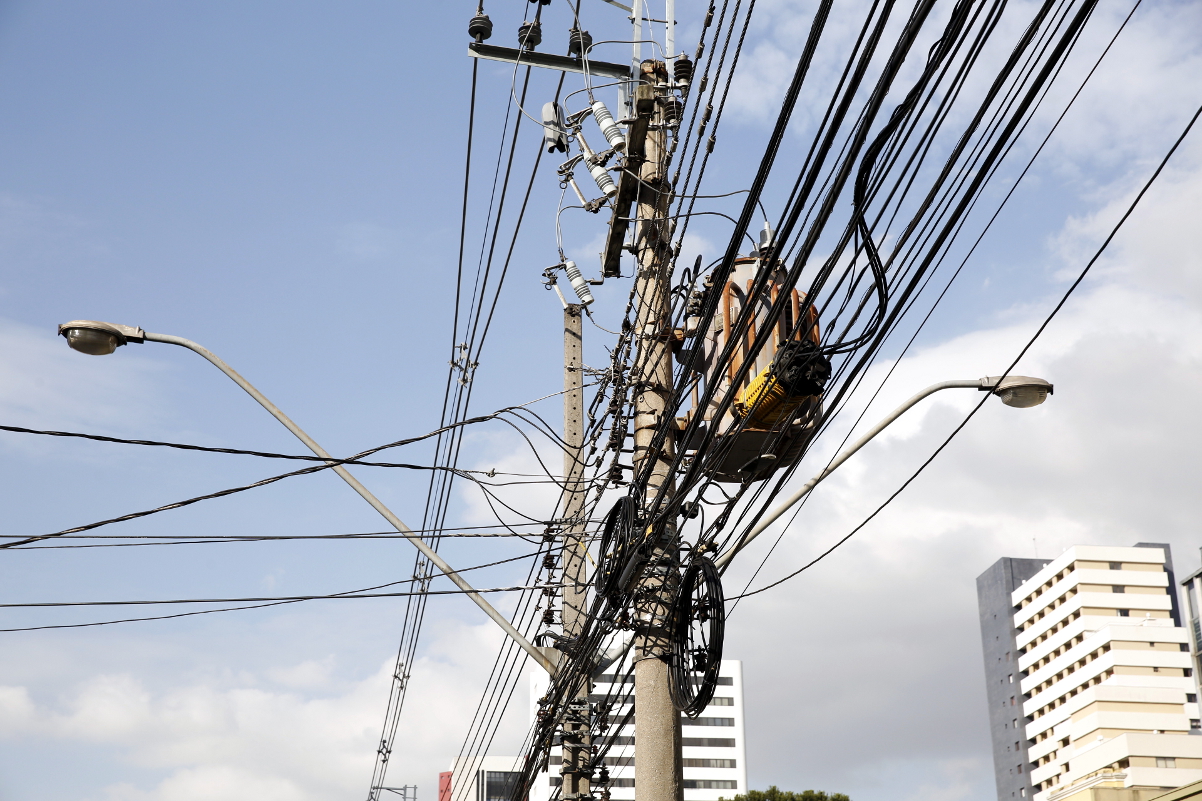 Identificação dos cabos aéreos recebe substitutivo geral  