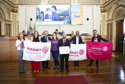 Rotaract recebe homenagem