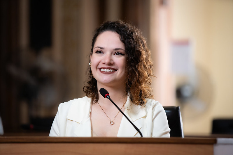 Laís Leão  - bancada