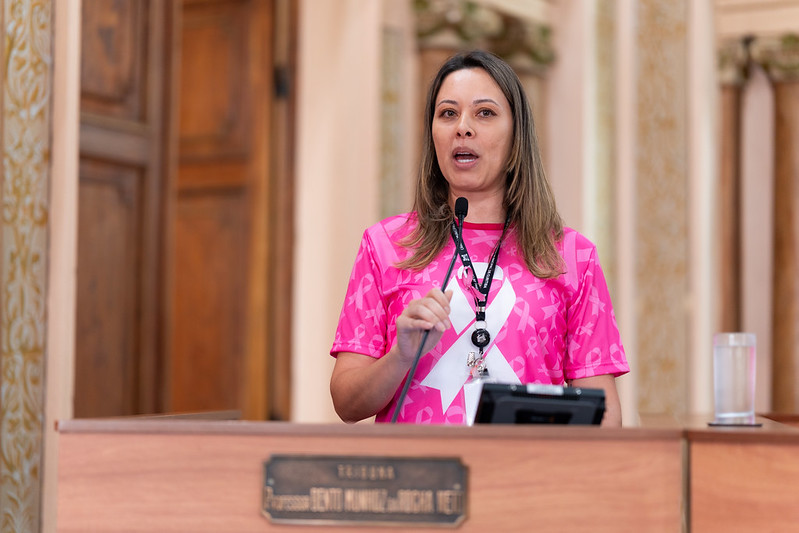 Luciane fala sobre Outubro Rosa