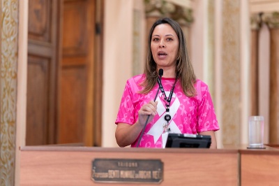 Luciane fala sobre Outubro Rosa