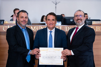 Teatro curitibano ganha destaque com a peça “Madrugueiro ou Alice”