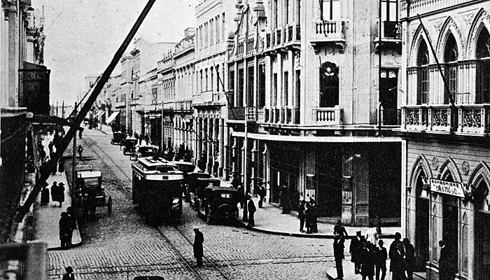 Rua XV de Novembro na década de 1920. (Foto – Acervo Casa da Memória) 