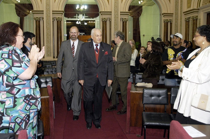 Incentivador do carnaval de Curitiba recebe título  