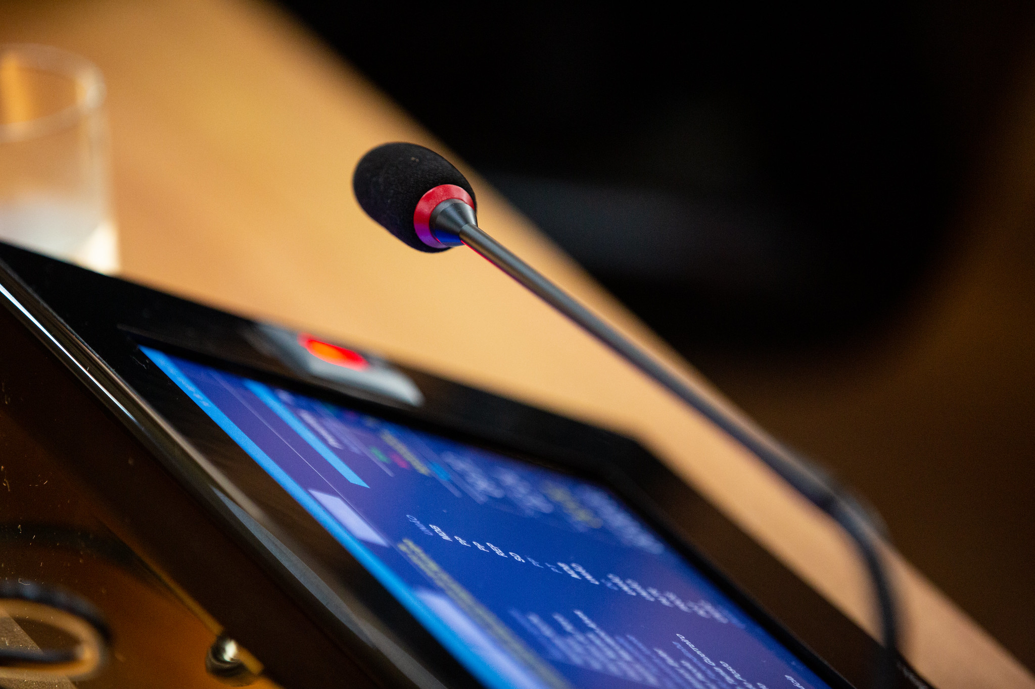 Indicações aprovadas vão do Bolsa Atleta à retirada das empresas de lixo do Rebouças