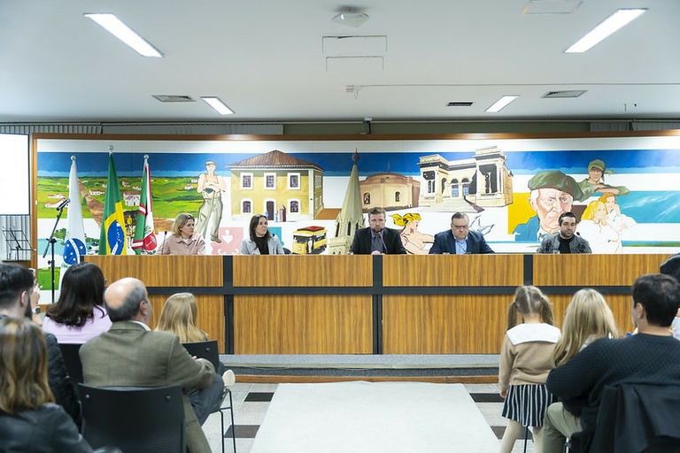 Influenciadores digitais recebem homenagem na Câmara Municipal