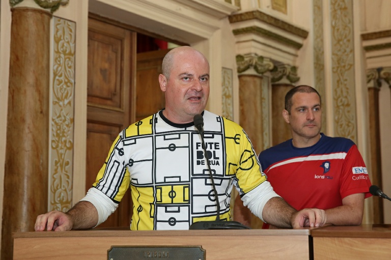 Inglês irá pedalar 2.400 km para construir sede de ONG em Curitiba