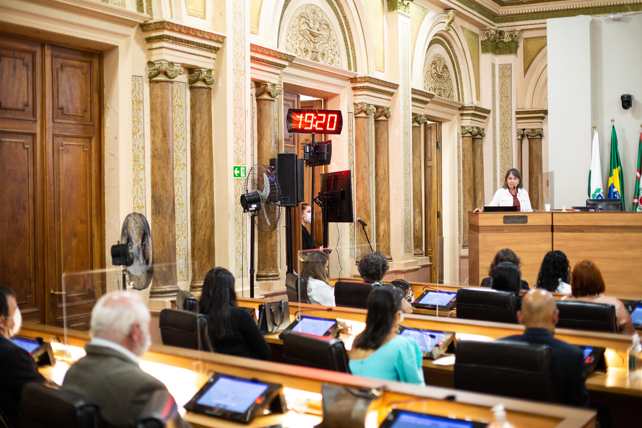 Inspiração Curitibana homenageia 27 mulheres, com ênfase nas profissionais da linha de frente contra o Covid