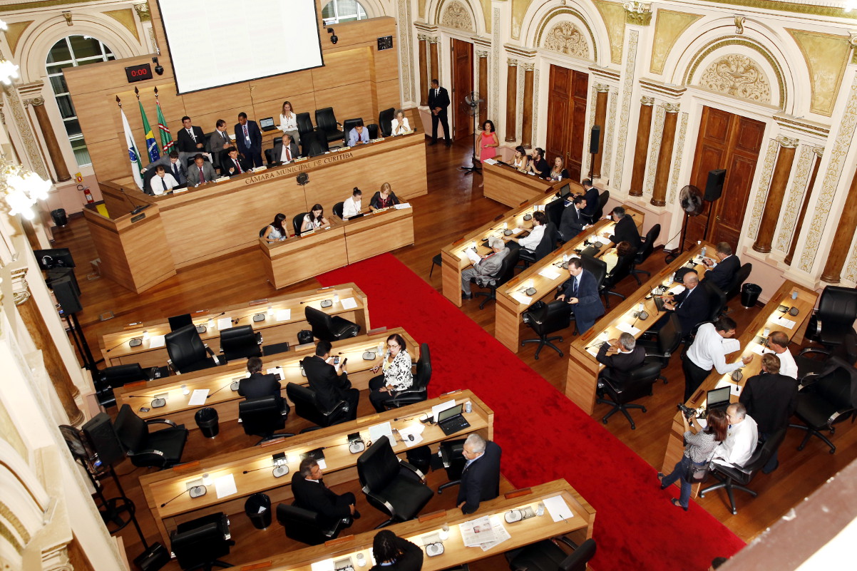 Invasão da Assembleia Legislativa divide vereadores