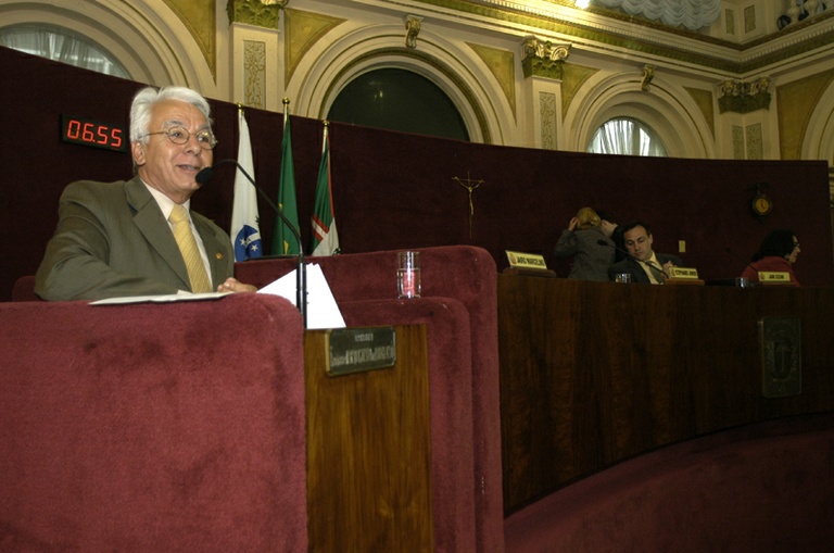 Jair Cézar agradece obras no Bairro Alto 