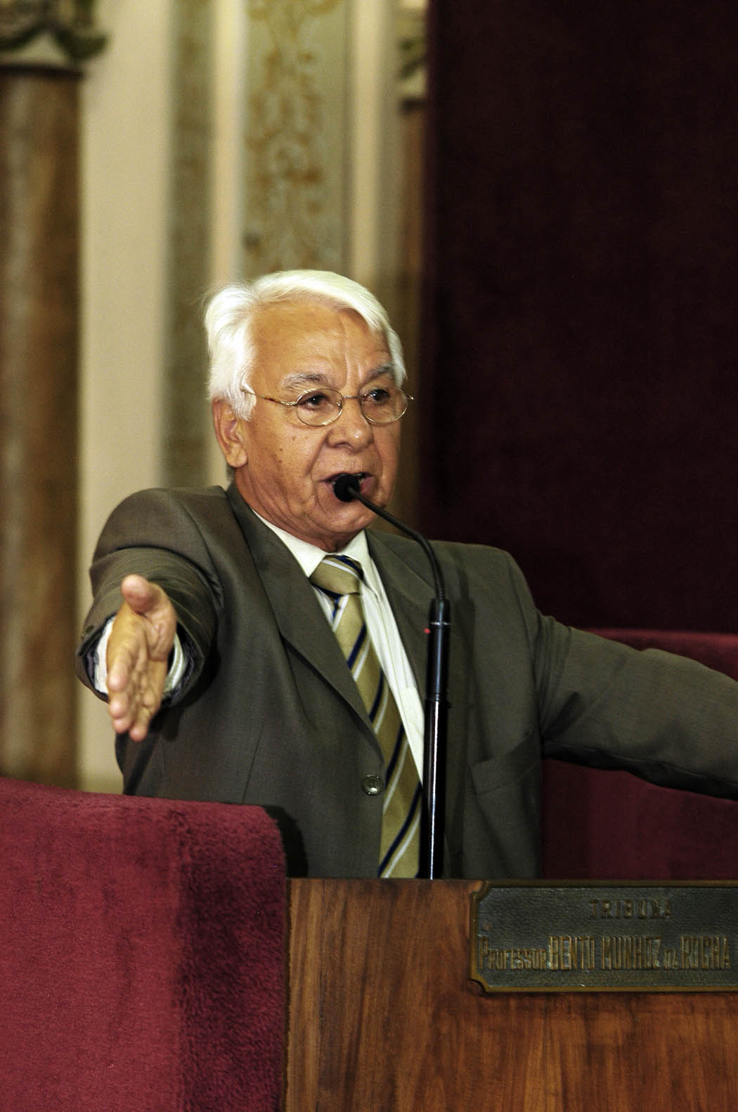 Jair Cézar pede o  cumprimento de lei 