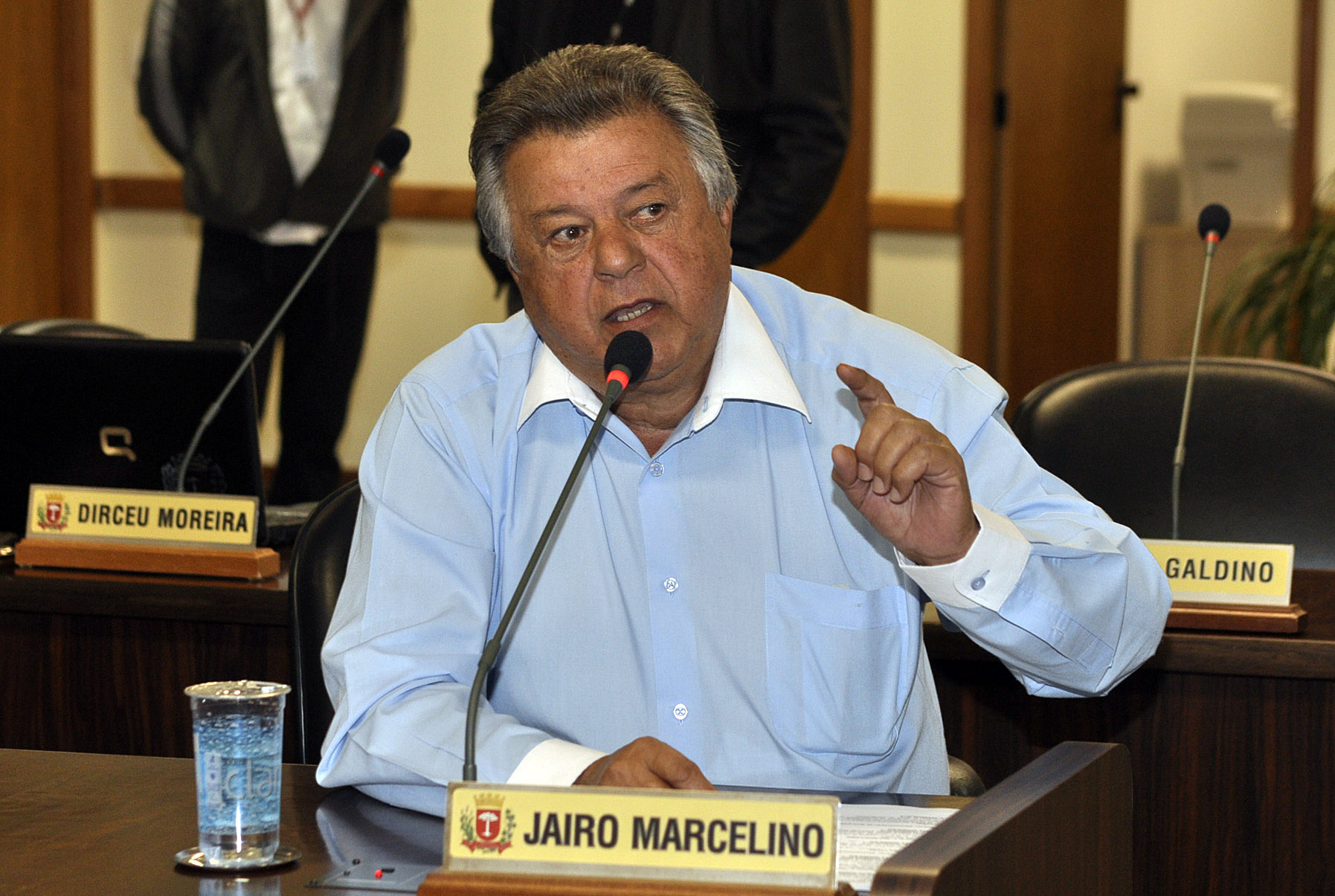 Jairo reforça objetivo  de projeto sobre funerárias  