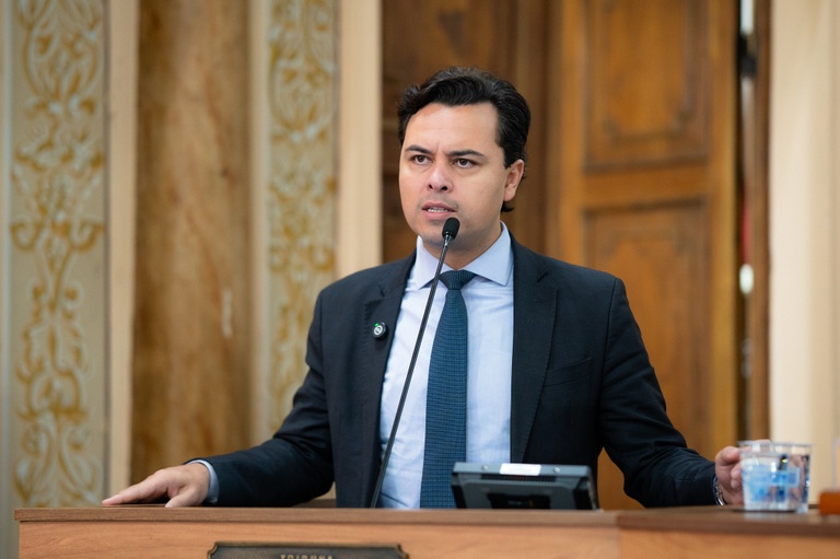 Jeffrey Chiquini critica avanço do Judiciário sobre o Legislativo