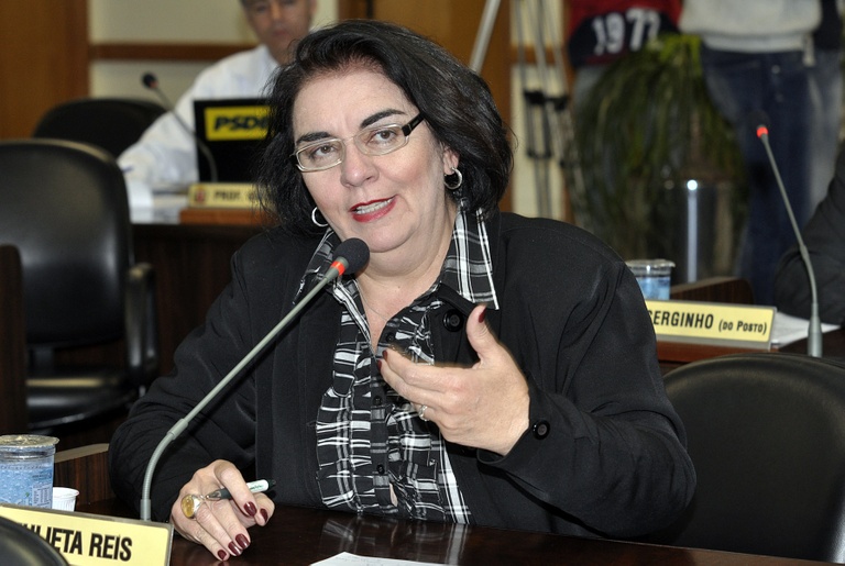 Julieta quer informações sobre terminal de ônibus 