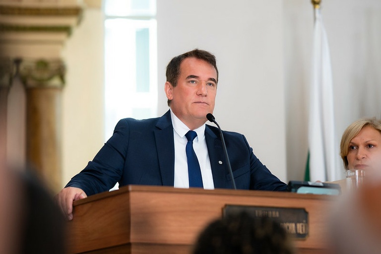 Kuzma cobra “pacto de postura” e anuncia reforma do Código de Ética