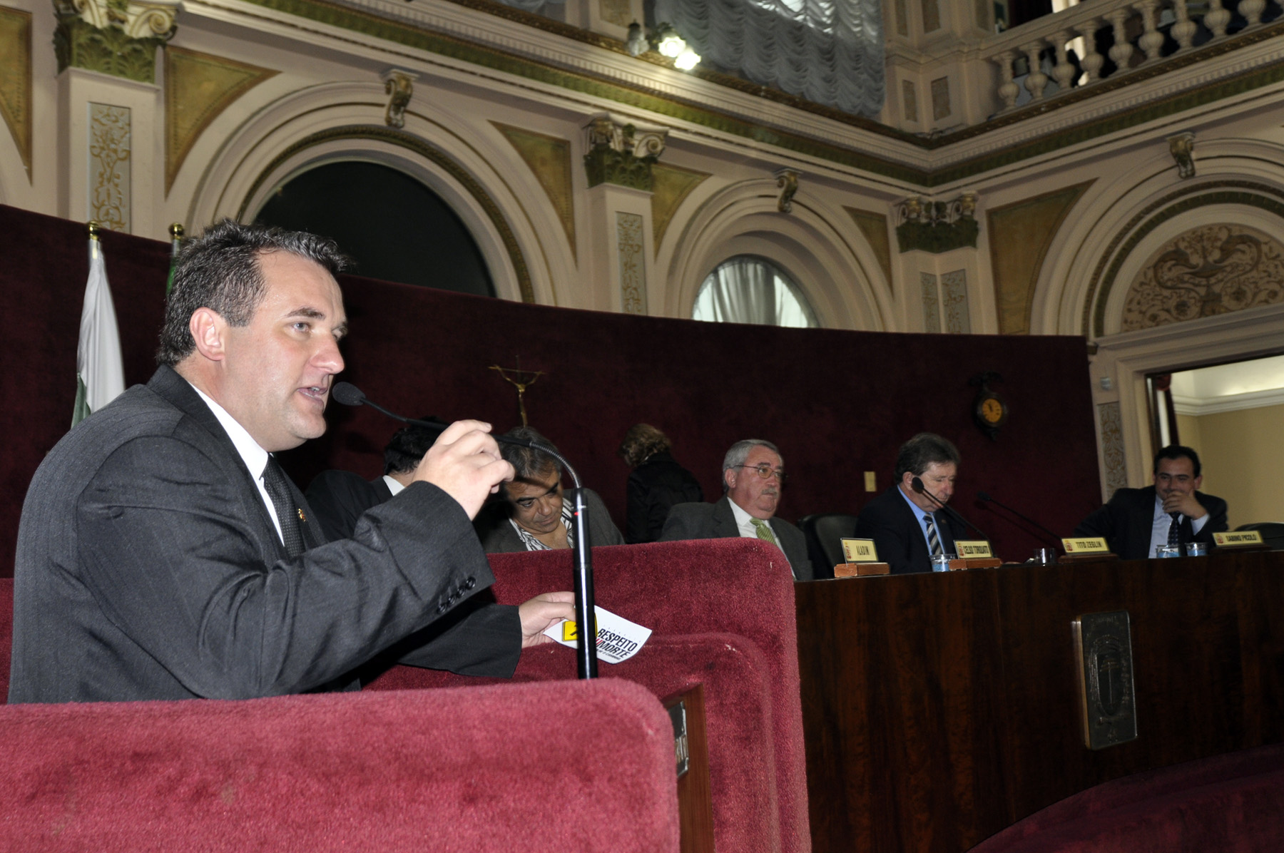 Kuzma propõe convênio entre PM e estacionamentos 