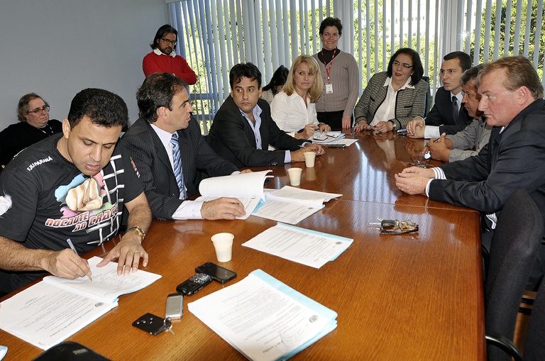 Legislação acata projeto para estacionamentos de shoppings 