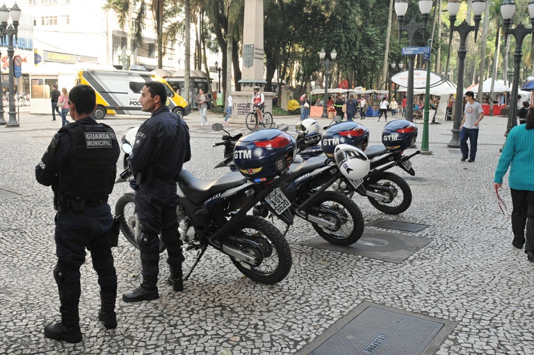 Legislação analisa gratuidade em ônibus à Guarda Municipal