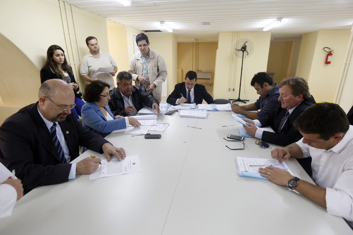 Legislação aprova 19 projetos e arquiva três