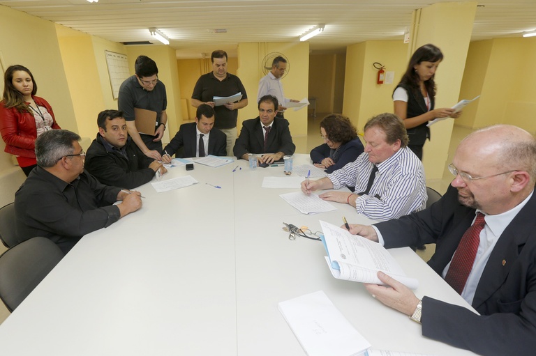 Legislação aprova cidadania honorária ao ministro Joaquim Barbosa