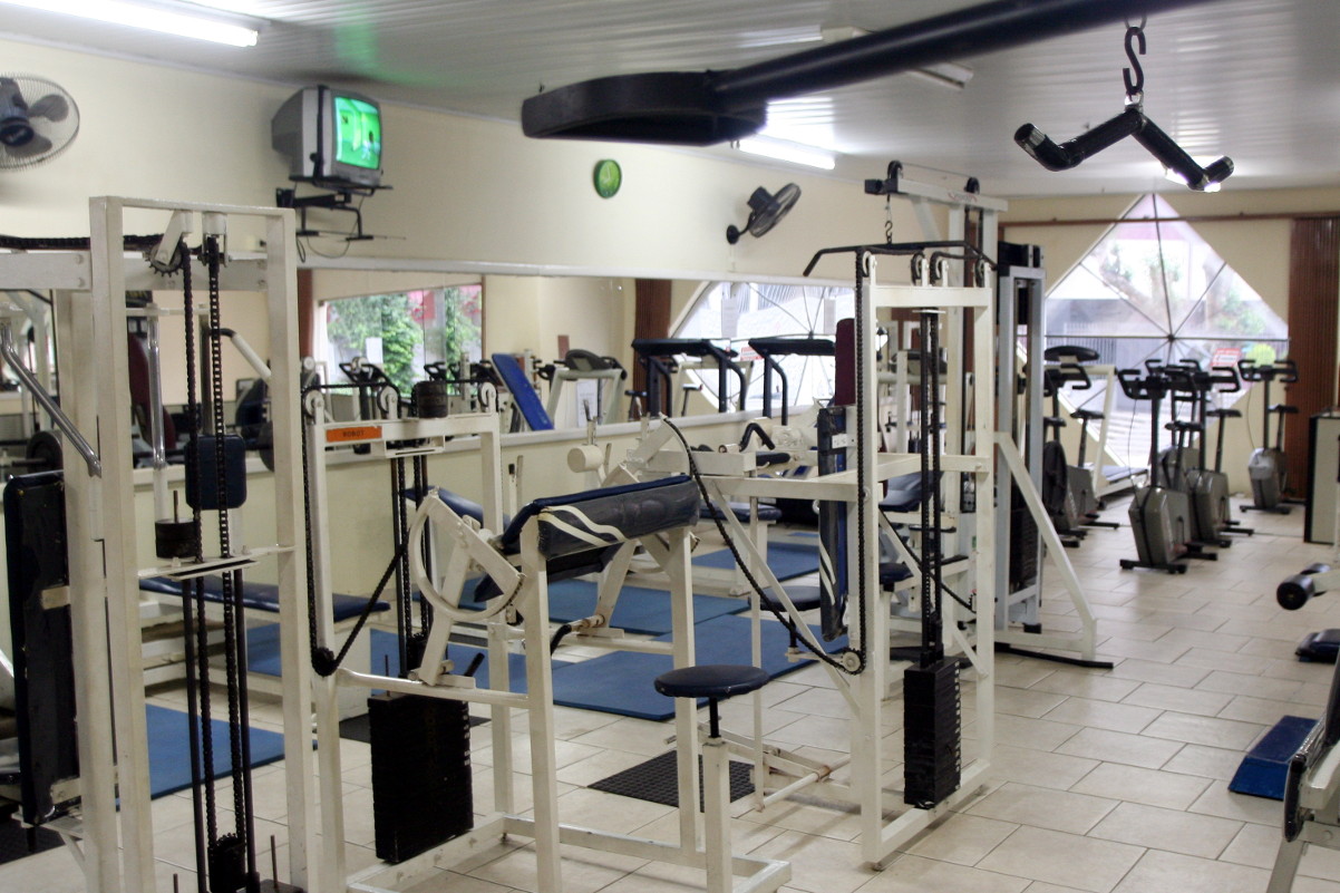 Legislação estuda taxas cobradas de personal trainers em academias