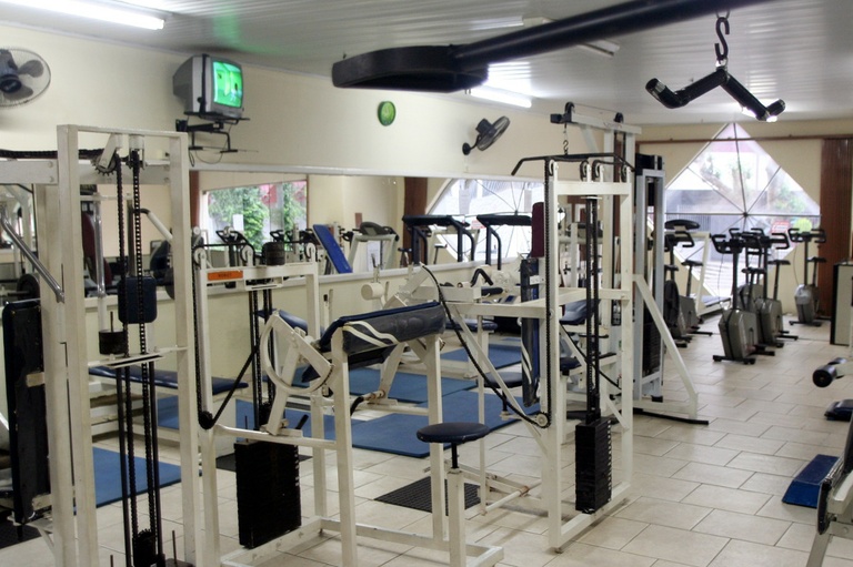 Legislação estuda taxas cobradas de personal trainers em academias