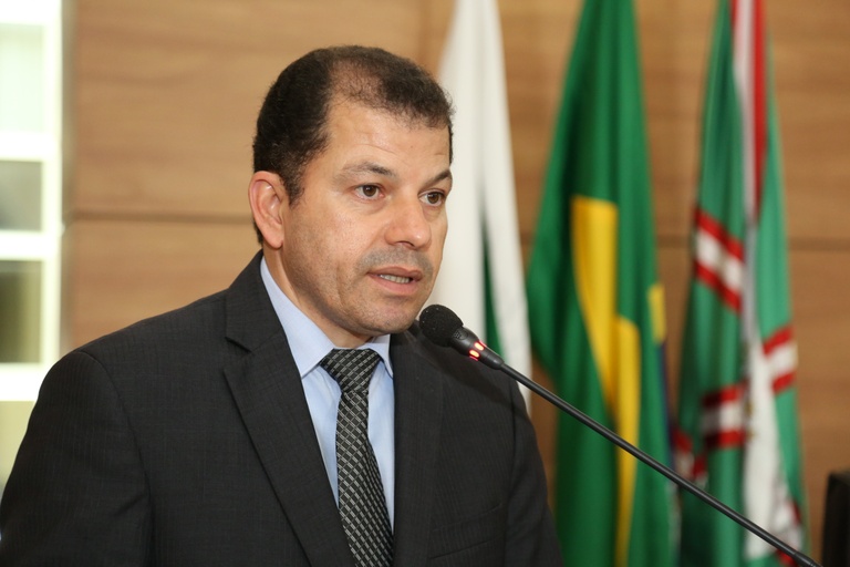 Legislativo admite unificação de regras para entrega de honrarias