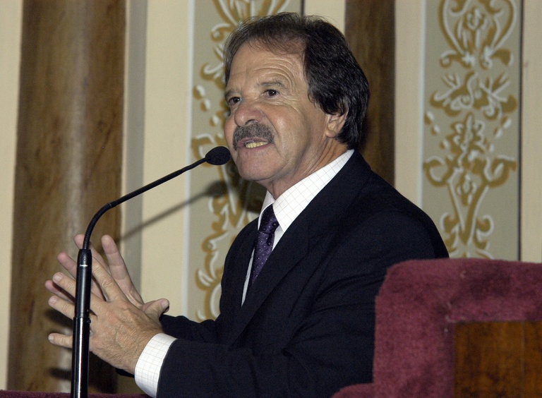 Legislativo deve aprofundar o debate, sugere vereador 