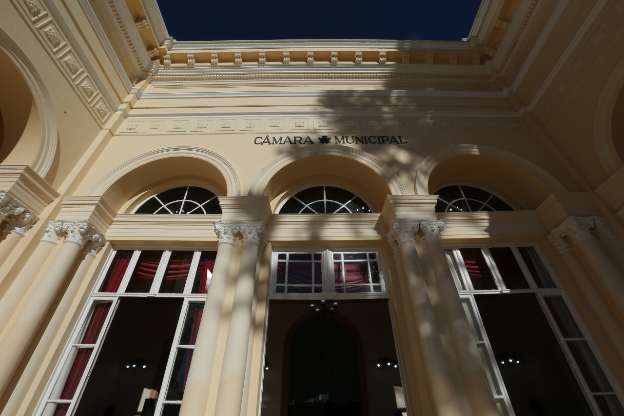 Legislativo divulga salário dos comissionados desde 2010