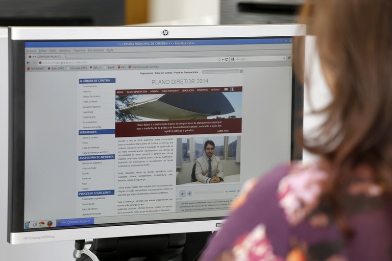 Legislativo leva debate sobre Plano Diretor de Curitiba para o Facebook