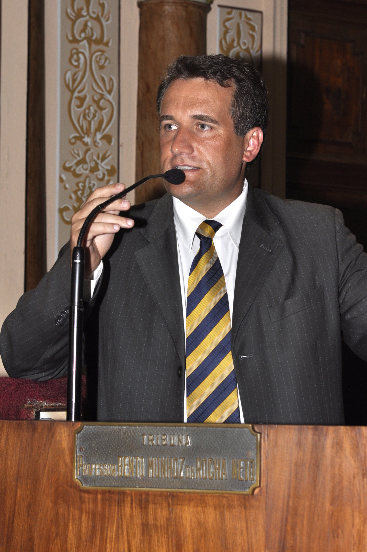 Lei antifumo apresenta saldo positivo, diz vereador 