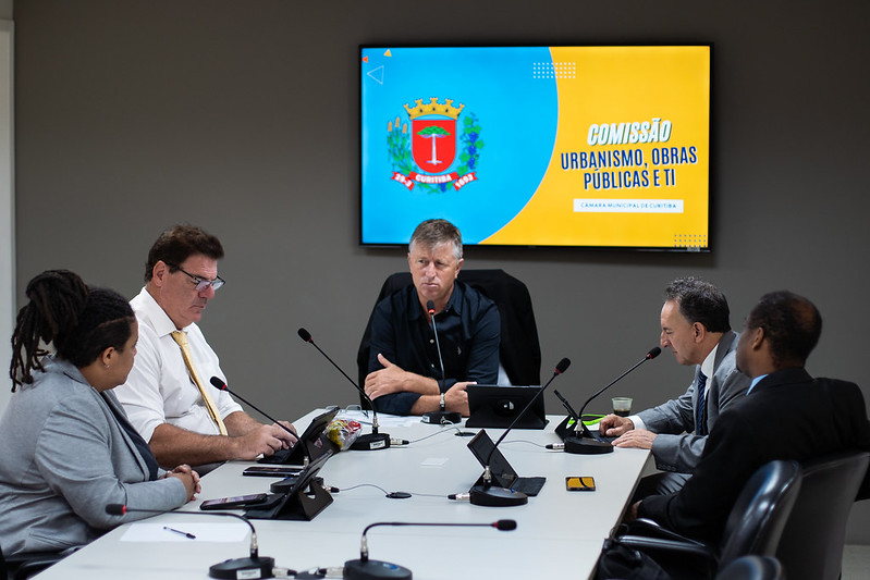 Lei de Adoção de Logradouros ampliada avança na Câmara de Curitiba