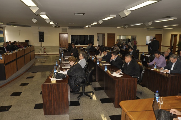 Lei Maria da Penha comentada em plenário 