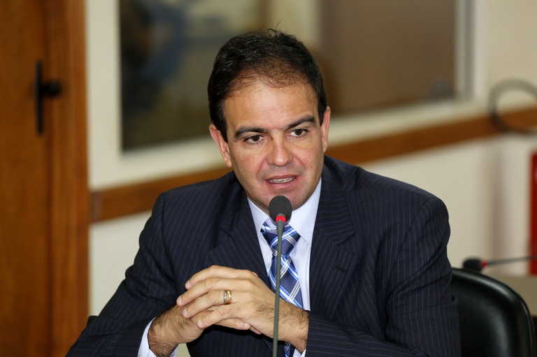 Lei proposta por Braga Côrtes embasa ação de descarte de remédios